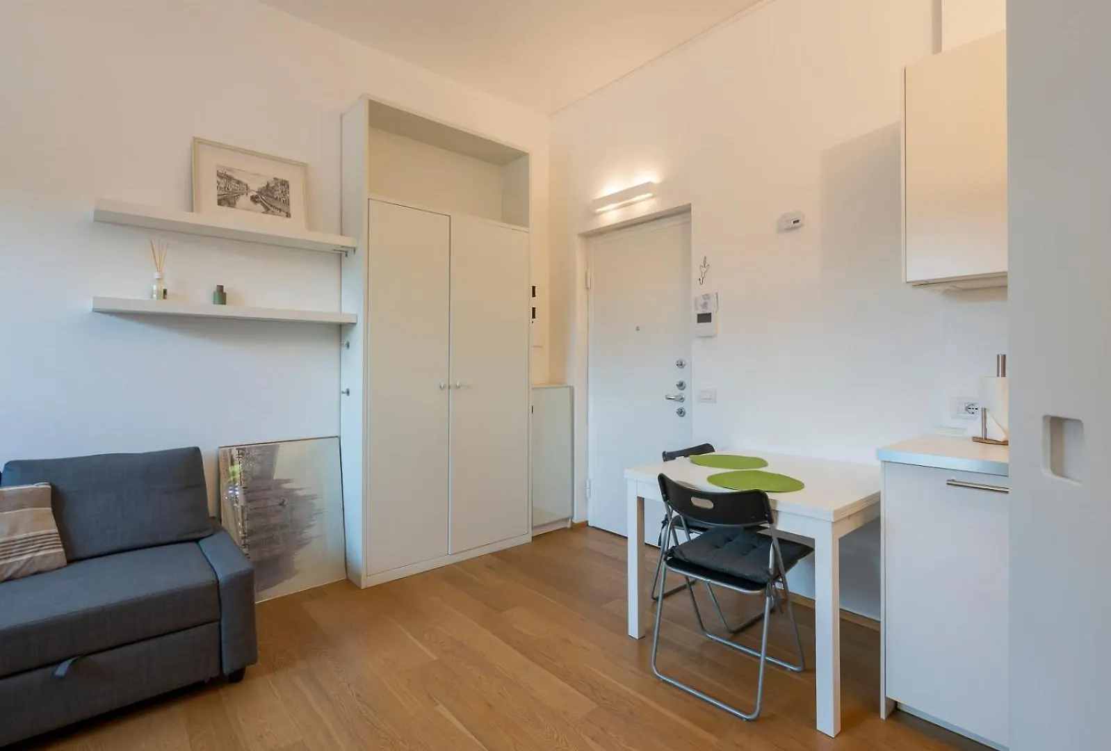 Sant'Agostino-Centro Near M2 Apartment Milan